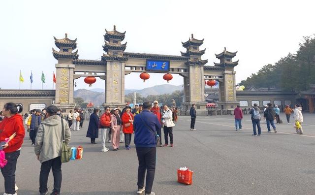 欢度重阳佳节！千山景区客流爆棚