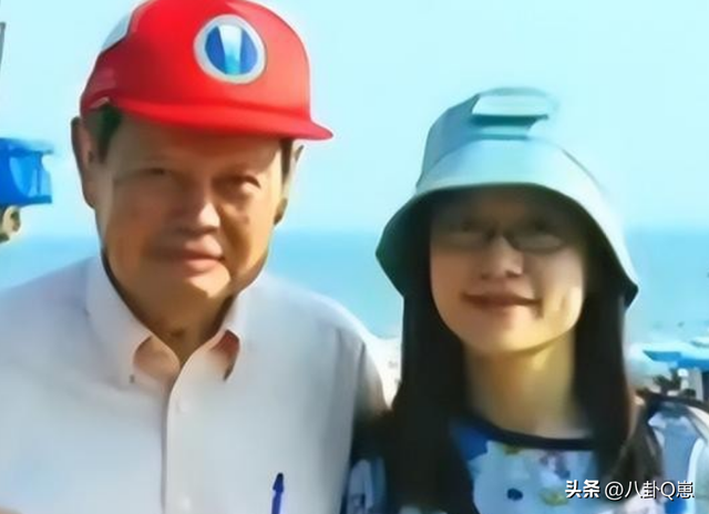 杨振宁去世仅3天，令人担忧的事发生了，原来翁帆一个字都没说错