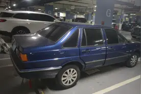 老车不死，经典不灭！两万收台桑塔纳经典落地情怀，还能开多久？图片