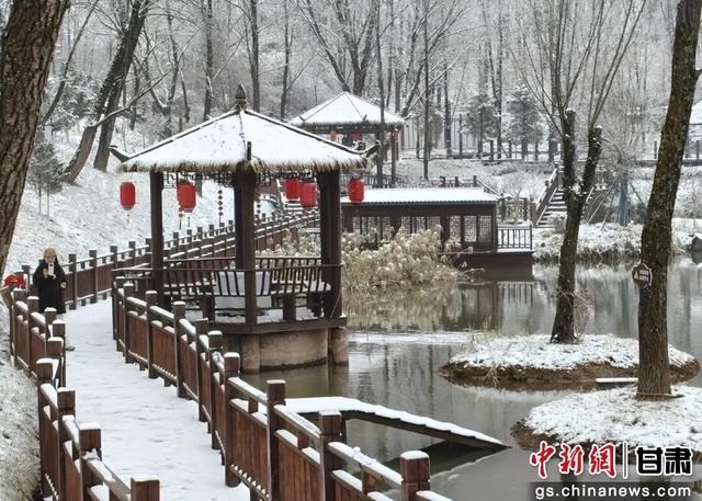 陇南徽县: 初雪映湖光 山水藏冬韵