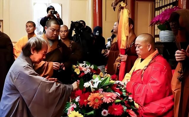 释永信翻车，最惨的不是他，而是那个捐了46亿、剃度出家的蔡志忠