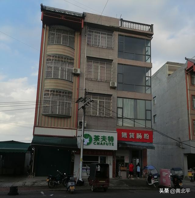 广西南宁市被誉为“上林粮仓”的白圩镇，其前身名字却叫繁荣乡