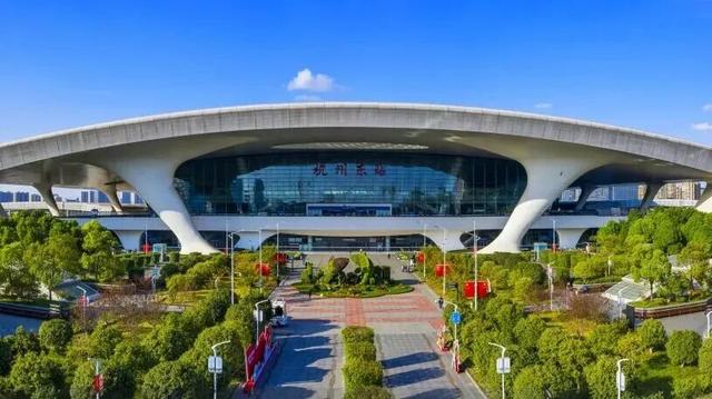 这条高铁火了！串联近10个5A级景区，还能“遇见”李白