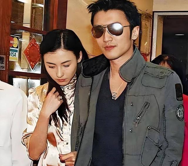 谢霆锋也没想到，张柏芝会因阅兵当天的这一举动，实现口碑暴增
