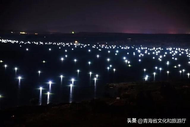 双节假期去哪儿？青海龙羊峡！秋日山湖+渔火星光，朋友圈高赞全拿捏~
