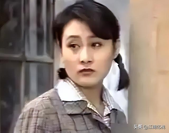 没想到，63岁张凯丽，因九三阅兵上的一个动作，再次实现口碑暴增