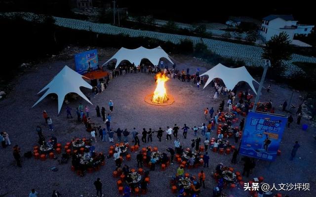 百万职工游巴蜀 | 重庆高铁直达的17℃夏天，高山湖泊 × 温泉瀑布×火把节！趁现在人少赶快冲！