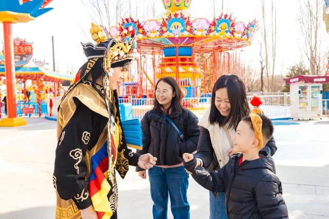赏花灯，庆佳节！乐海神话世界华灯初上，动物王国喜气满满