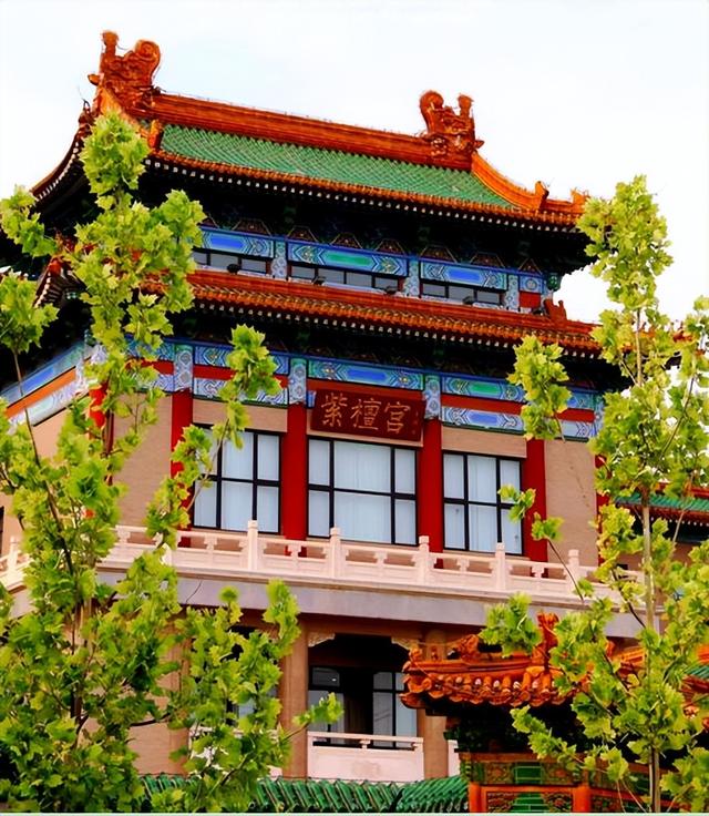 身价过百亿，坐拥北京一条街，出门私人飞机，京圈富婆都有谁？
