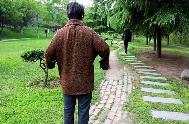 心脏健不健康，运动先知？医生：心脏不好的人，运动常有3种反常