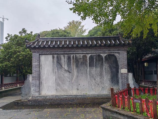 2025北京到海南行程第六天:雨中游襄阳荆州古城,有遗憾有收获