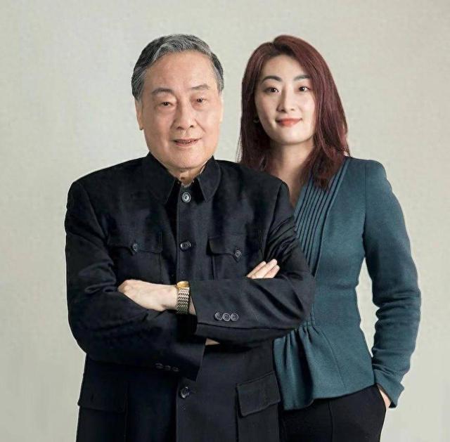 官媒发文！宗馥莉再破天花板，让亲叔宗泽后和整个商界沉默了