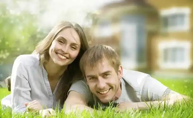 两性关系：男人要知道！女人无论多大年龄，都喜欢身边有个人陪着