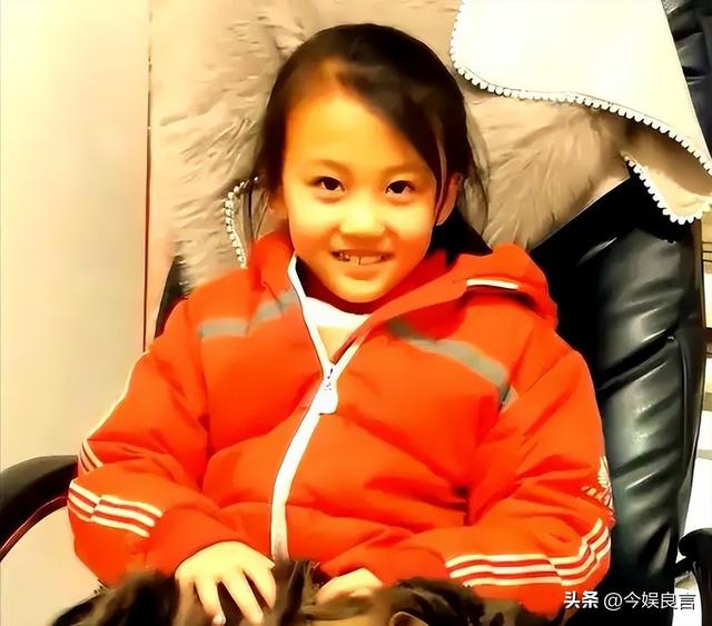 没钱还硬装？宁夏一笑成名拒绝百万签约的小女孩，现在成了这样