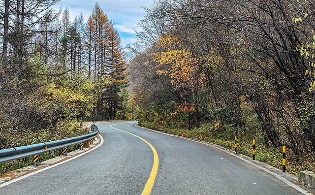 2024深秋四川行19 神农架风景区2 华中屋脊的五彩秘境