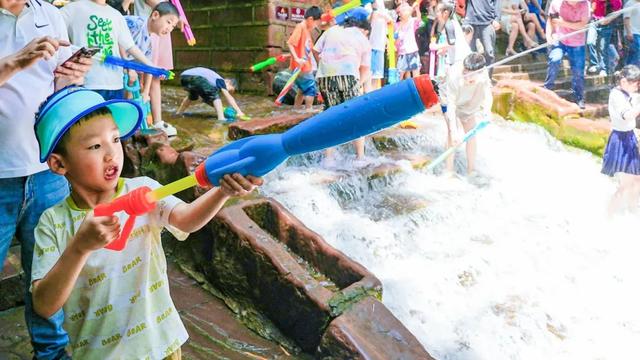 成都10大避暑古镇，溪河玩水泛舟、打水仗、捉虾网鱼…1天打来回