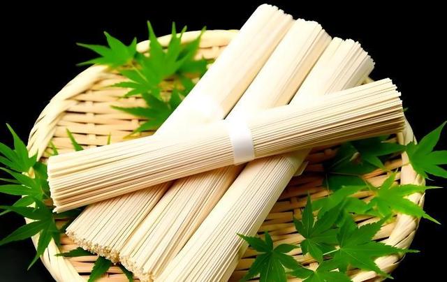 河北宁晋县藏着千年古刹，女游客意外发现刘秀留下的秘密