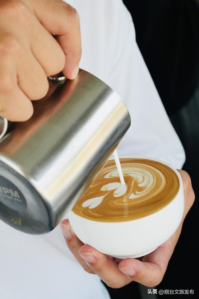 【乐游烟台】BUBBLE COFFEE——双层巴士里的滨海日落与夏日慵懒