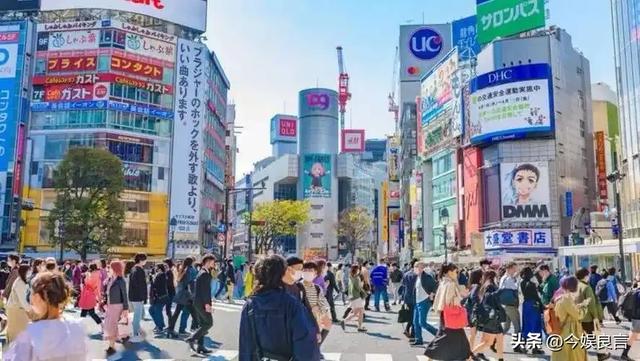 大量日本游客涌入北京，打着旅游幌子不去旅游不吃美食，为啥来？