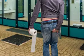 体内有癌，肛门先知？医生：肛门若常有4种不适，警惕癌症在靠近图片