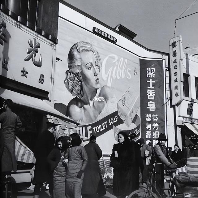 旧社会的老鸨有多狠？窑子里的姑娘	，被老鸨变着花样的折磨