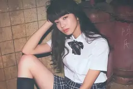 日本女星小松菜奈靓丽写真！肤白貌美大长腿性感撩人图片