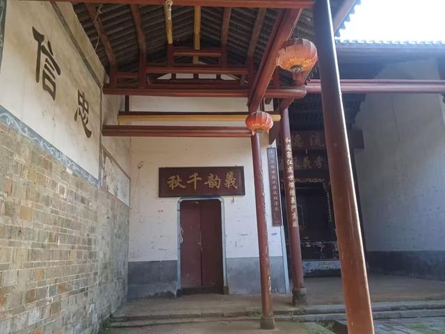浏河滚滚欲留春，独向芳踪觅雅意——徒步小溪河散记（十一）
