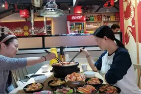 滋滋冒油的烧烤，撑起岳阳人的“深夜食堂”！图片