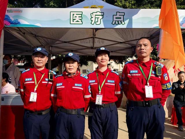 2025年第三届“多彩龙川·古邑苏区”环霍山30公里徒步活动举行