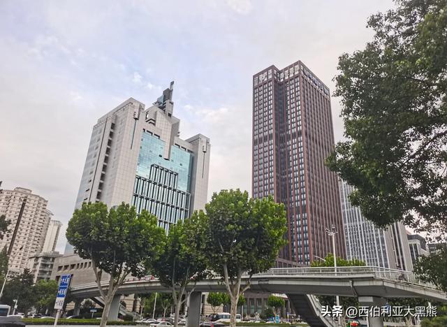 江城流韵，大美诗章
