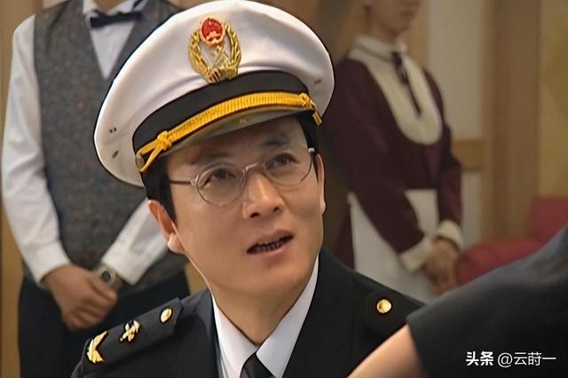 原来他早已去世，15岁演戏44岁走红，47岁患癌离世	，哥哥是熟面孔