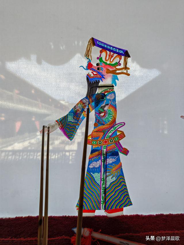 湖北：光影千年舞祥云 云梦皮影戏《哪吒闹海》唱响非遗新韵