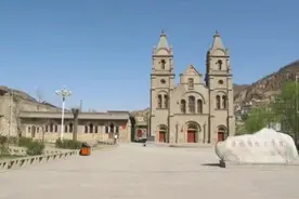 毛泽东亲笔题写校名的大学：背后的历史与情怀图片