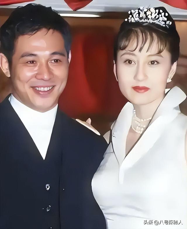利智风流史:被4男人抛弃，传闻与赌王生3子女，“吊”李连杰10年