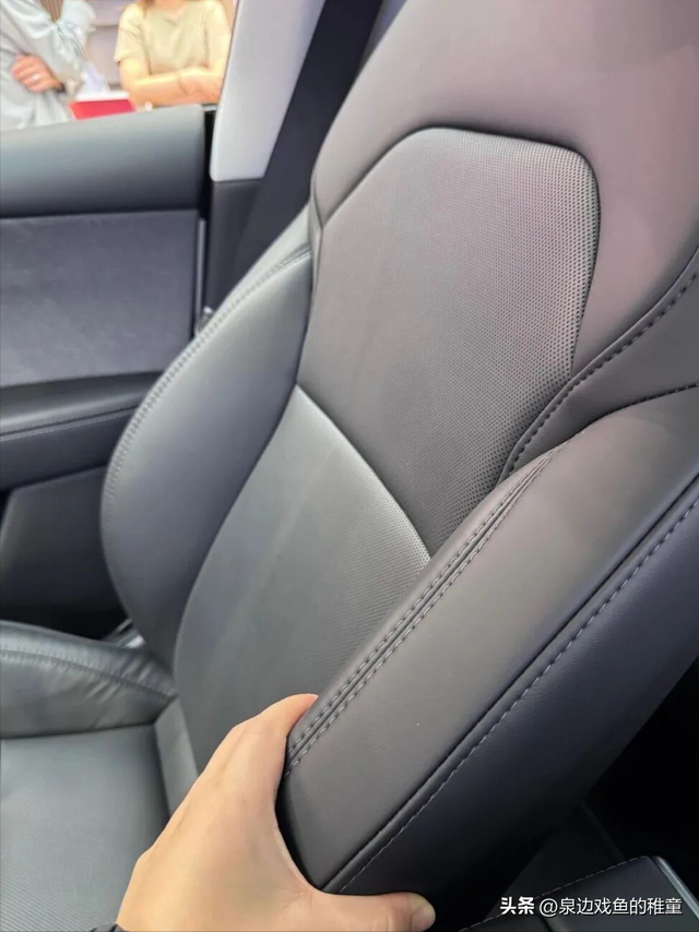 焕新版特斯拉ModelY外观太狠了	，"不装了"！这颜值谁顶得住！