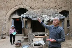 1963年逃荒到河南，48岁倒插门养大别人三个娃，三个娃如何待他？图片