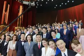 央视主持阵容大换血？董卿回归，尼格买提和杨帆再成“竞争对手”图片