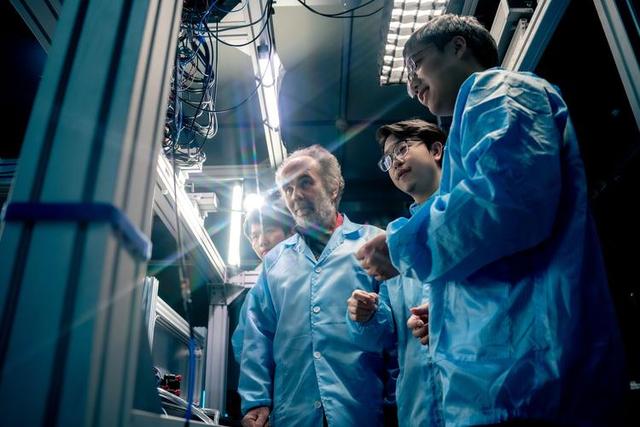 一夜之间，中国传来2个爆炸性突破，美国从88%降到9%，中国猛追