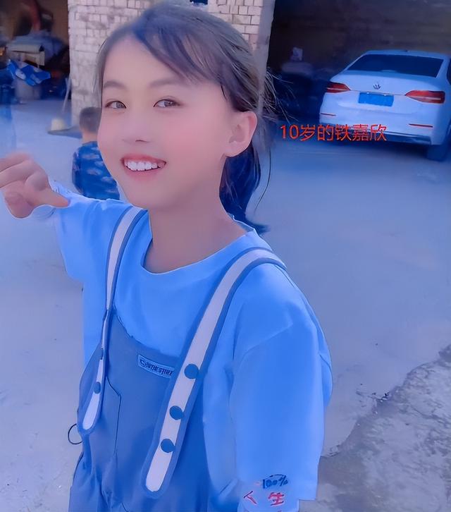 没钱还硬装？宁夏一笑成名拒绝百万签约的小女孩，现在成了这样