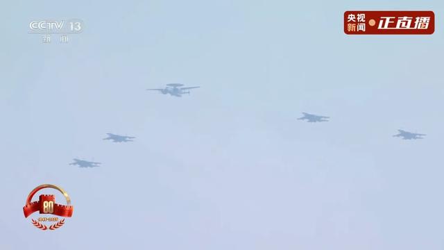 不装了！一口气看完九三大阅兵武器装备！谁说我们一个也不认识？