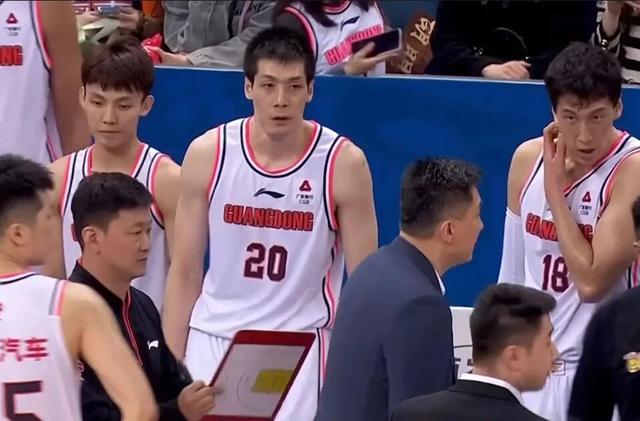 CBA新格局！广东北京领衔第一集团，八强争夺激烈，辽宁冲季后赛