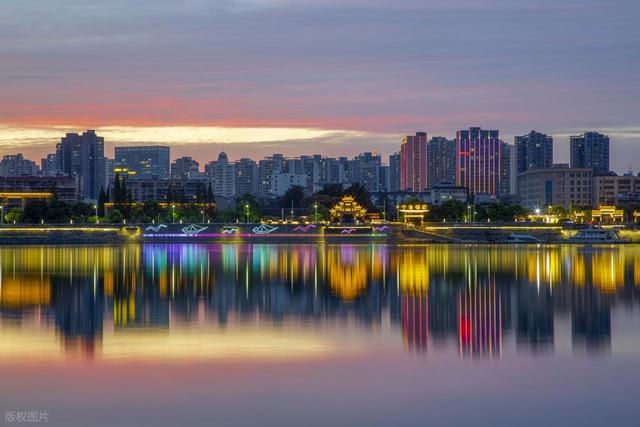 湖北省的一座黑马城市，被称为下一个“武汉”，交通优势不输郑州