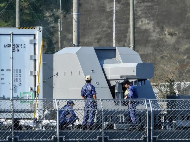 高市早苗拒不道歉，中日军方隔空对阵，自卫队抢先发射实弹挑衅