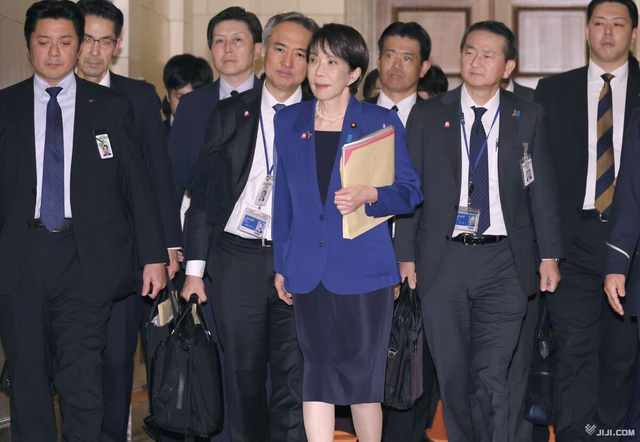 要下台了？众议院解散不到一天，高市支持率大跌，石破茂判断没错