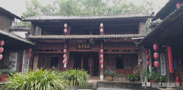 乘旅游专线游丽江的观音峡