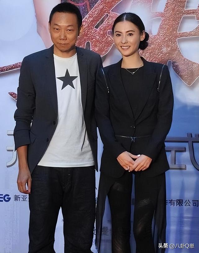 陪玩陪睡根本不够！认干爹	、舔手指，背地里的阴暗让人想象不到