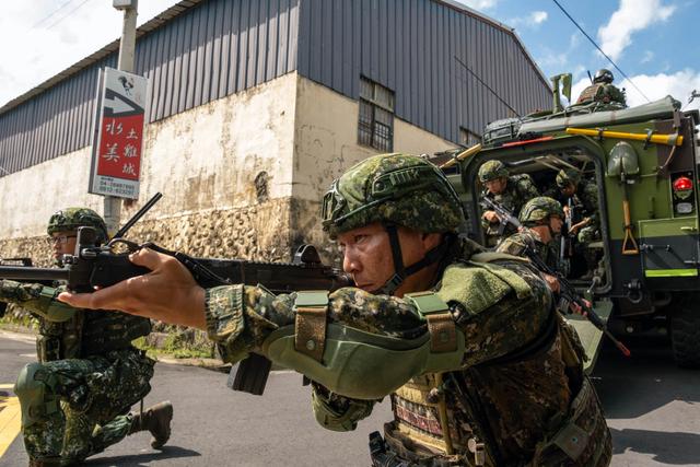 阅兵结束：各有各忧虑，开幕让赖当局心凉一半，特朗普口风也变了