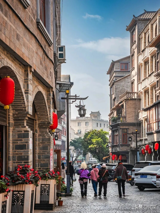 云南藏了个 “暖冬王炸”！20℃暖冬+万亩梯田，居然没多少人去？