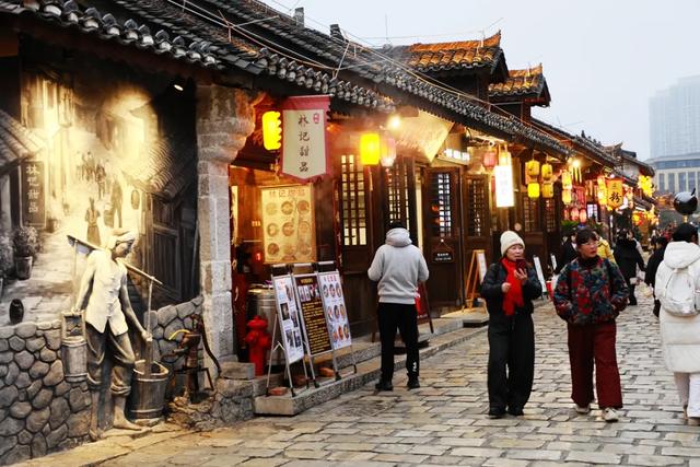 贵州：畅游安顺风光，感受黔中民俗！