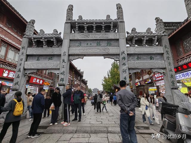 襄阳古城汉江风景很美
